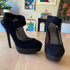 Levity platform heels/pumps size 6.5